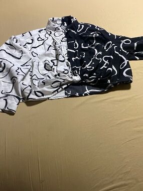 Black and White Abstract Twist-Front Top